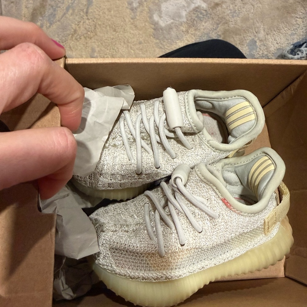 Adidas Yeezy Boost 350 V2 Infant Sneakers - Black and White - Picture 2 of 6